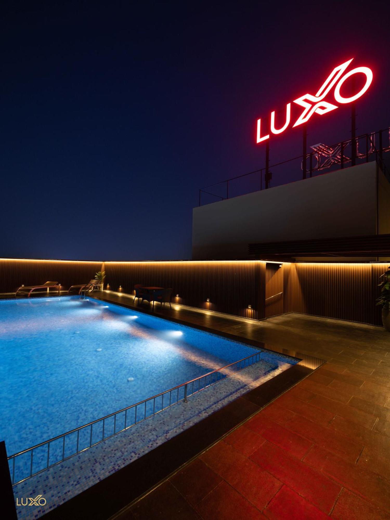 ホテル Luxo Kochi エクステリア 写真