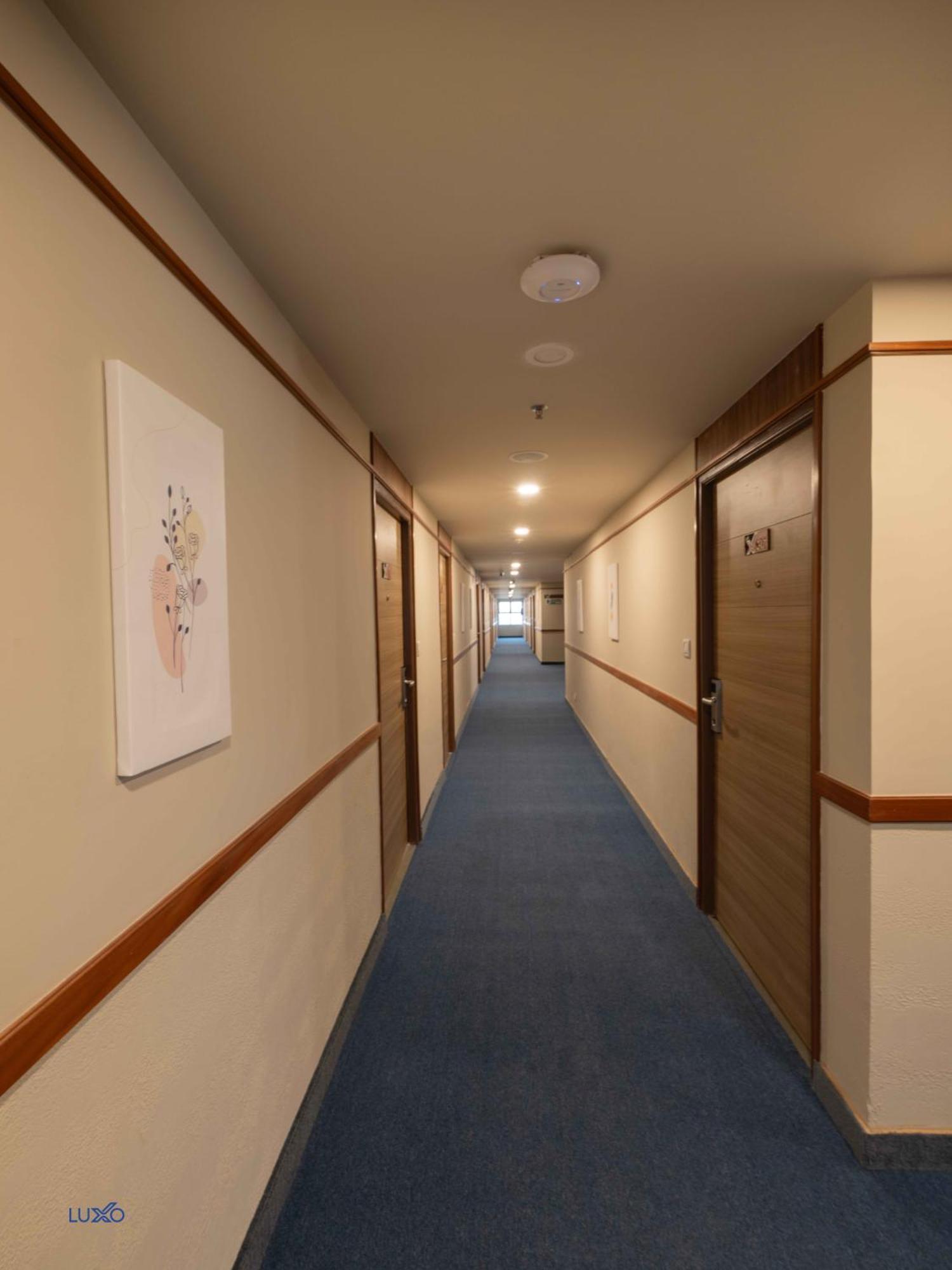 ホテル Luxo Kochi エクステリア 写真